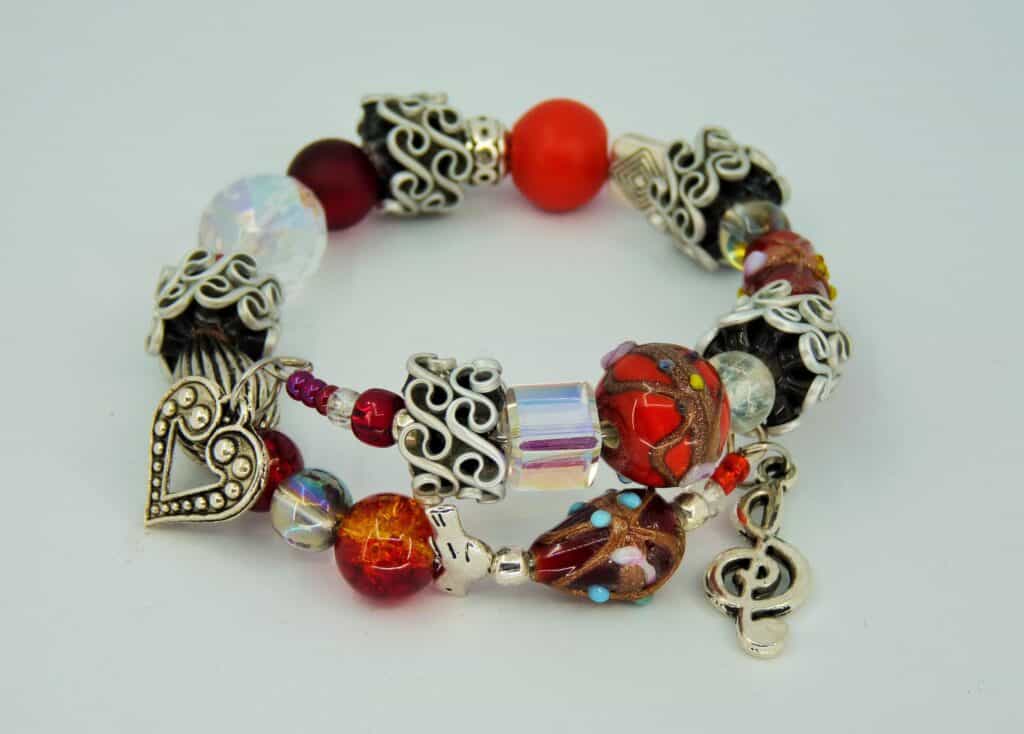 Bracelet capsules et perles ©f.castagna